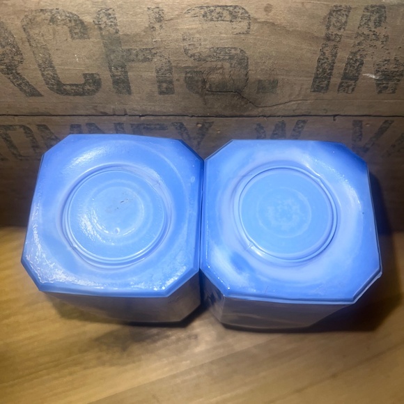 Vintage blue slag glass salt and pepper shakers - Picture 5 of 5
